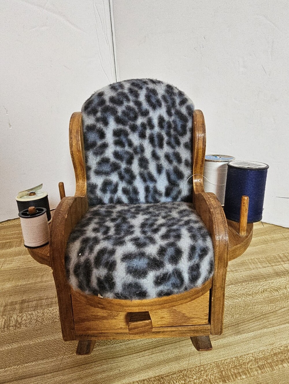 Vtg Wood Rocking Chair Pin Cushion Sewing Caddy Spool Holder Drawer Leopard Prin